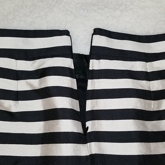 Banana Republic Black and White Striped Skirt - Picture 3 of 8